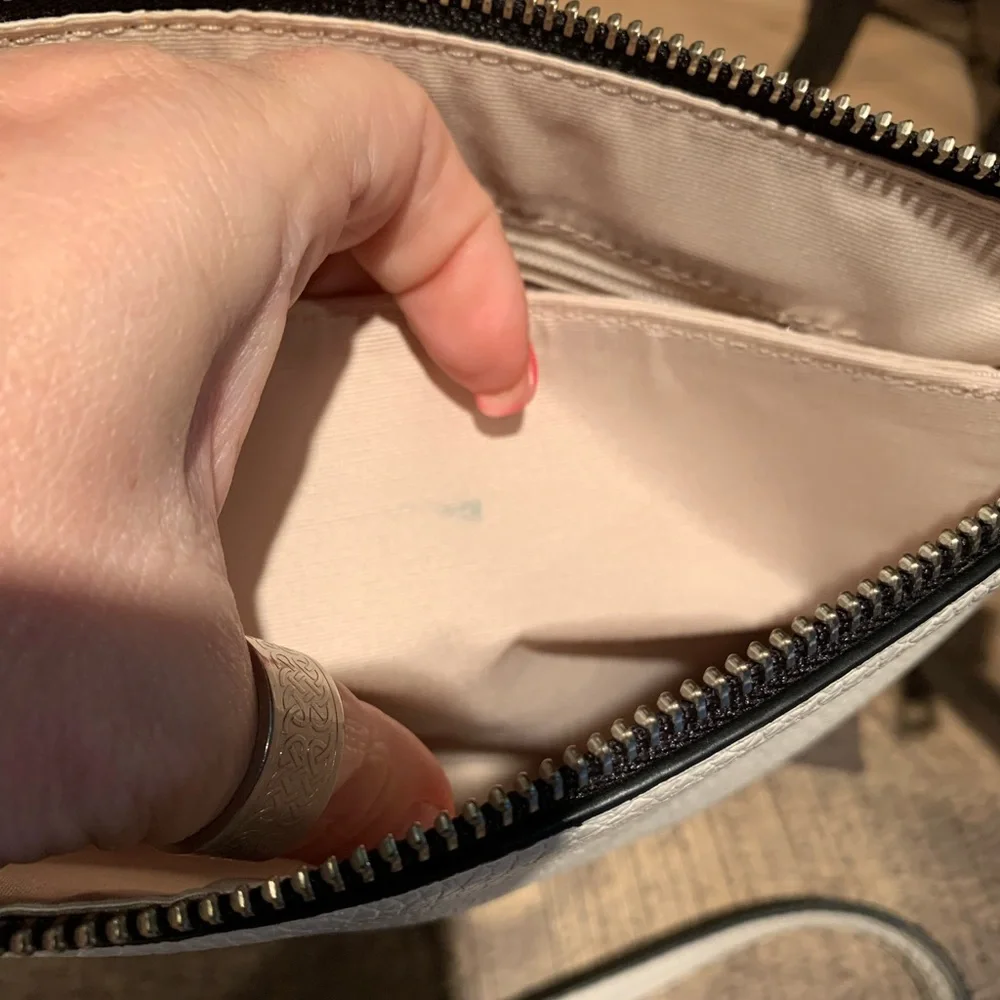 Marc Jacobs white crossbody - Picture 4 of 16